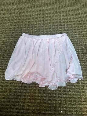 Girls mini pull on ballet skirt. Size M. EUC!